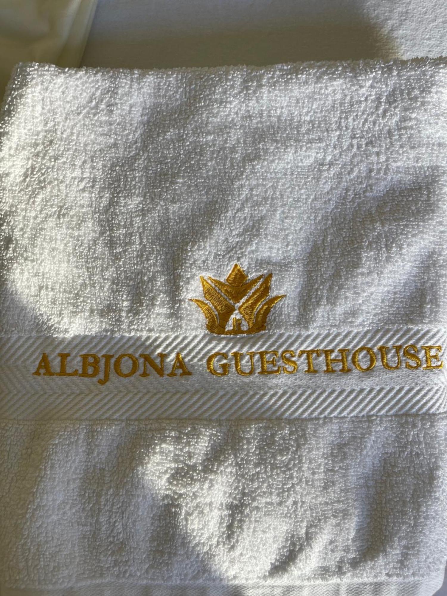 Albjona Guesthouse Tirana Esterno foto