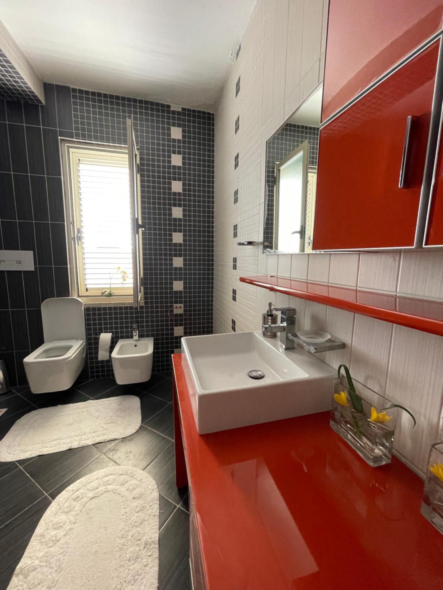 Albjona Guesthouse Tirana Esterno foto