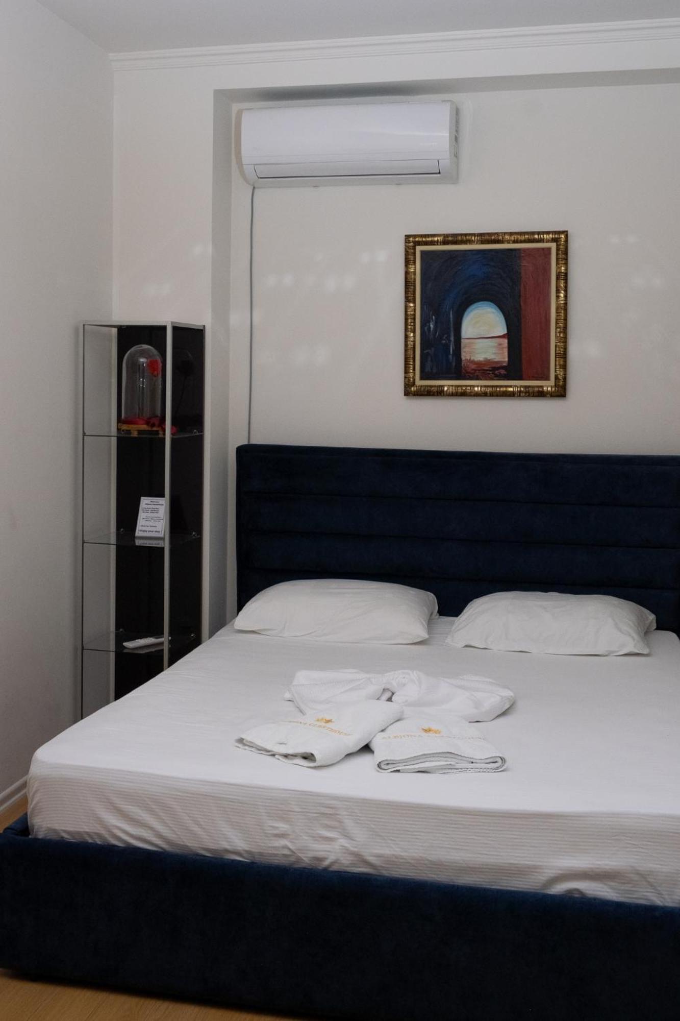 Albjona Guesthouse Tirana Esterno foto
