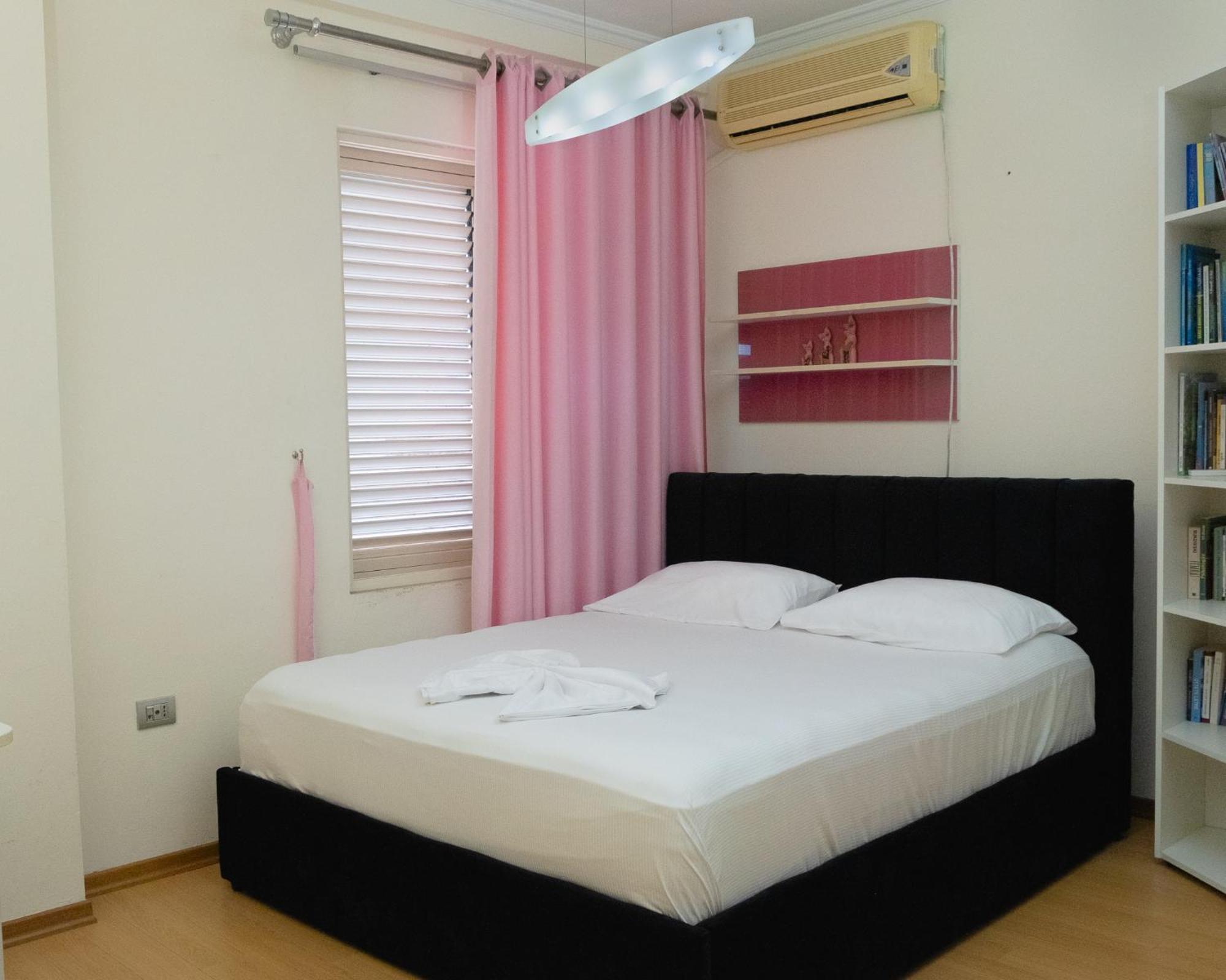 Albjona Guesthouse Tirana Esterno foto