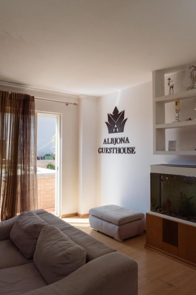 Albjona Guesthouse Tirana Esterno foto